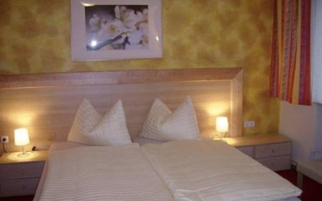 Neues Gästehaus und Hotel-Pension zum Gmoana
