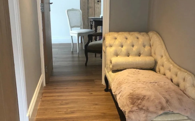 Frenes B & B
