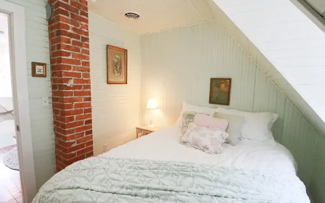 3723 Pleasant Ave. 3 Bedroom Home by RedAwning