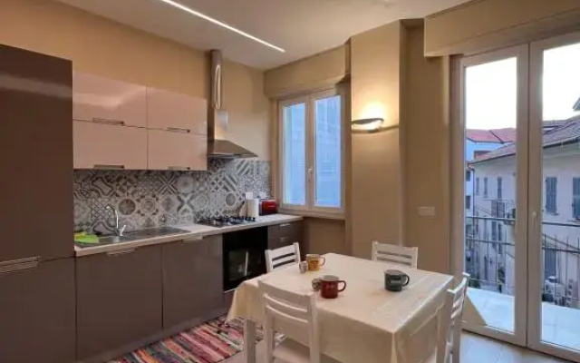 Casa Dante: Oneglia Centro-Marina-Spiagge (3 Min)