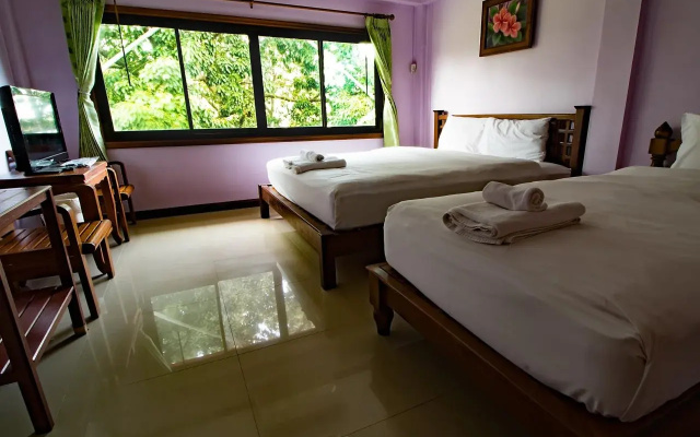 Hotel Avalon Chaweng(โรงแรมอวาลอง สมุย)