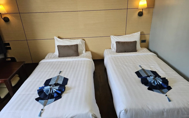 Montree Phuket Hotel
