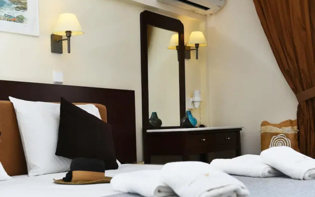 Phaistos Hotel