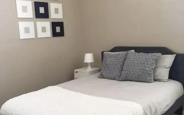 3BR Goodyear Home Pvt Pool Sleeps 8