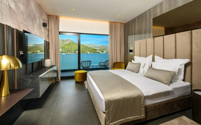 Marinus Beach Hotel