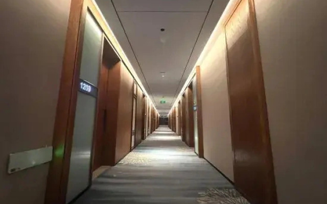 Huayun Hotel