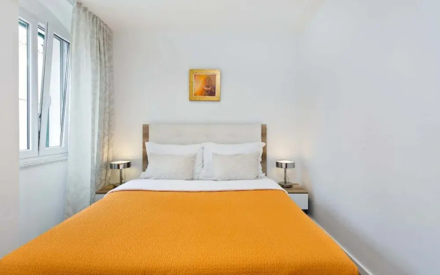 Dominus, Modernly Decorated Suite in City Center