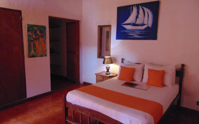 Hotel El Maltese – Lakefront