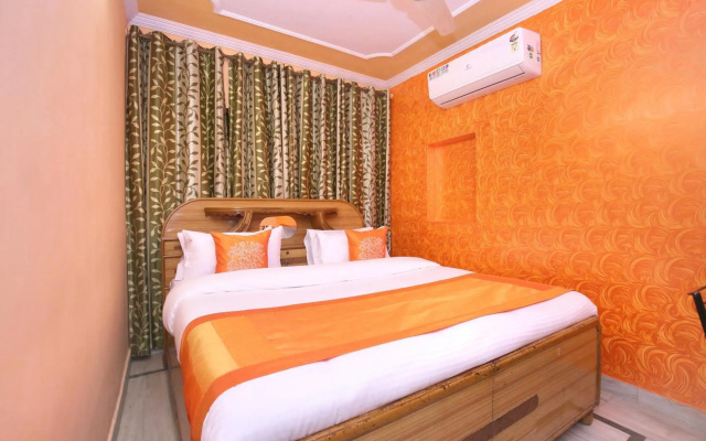 OYO 10384 Hotel Rajesh Palace
