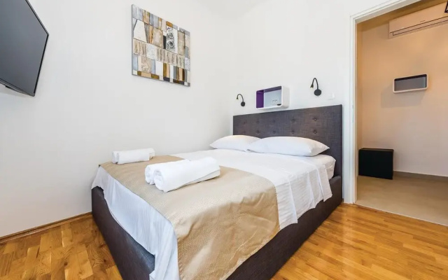 Beautiful Home in Dubrava With Wifi and 6 Bedrooms