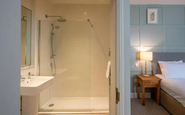The Kings Arms Hotel - Inn