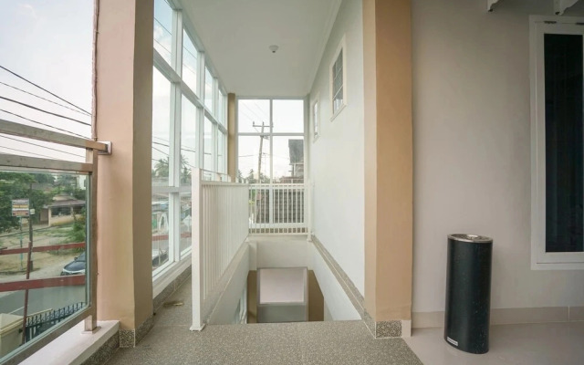 Vivi Residence Syariah Ii by OYO Rooms