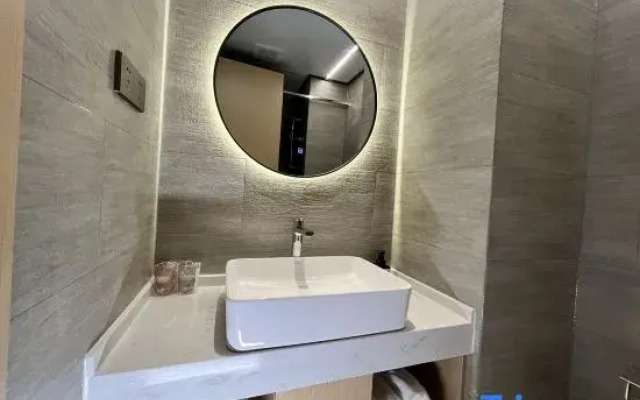 Tongbai Yun Hotel (Anqing Duxiu Avenue Greenland New Metropolis Branch)