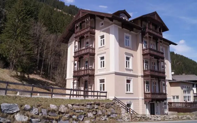 Haus Johann by AlpenTravel