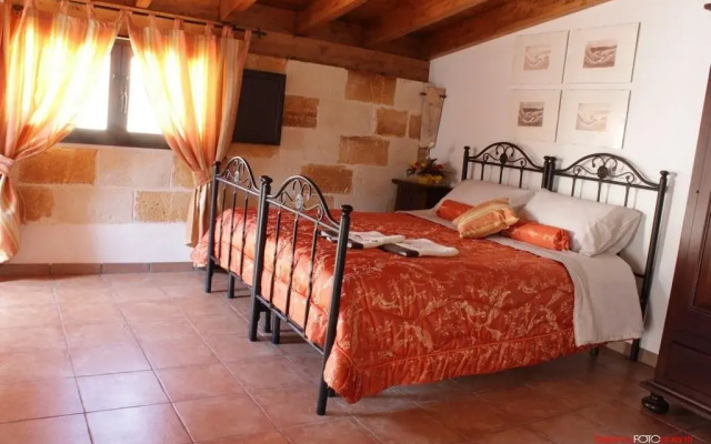 Exedra Holiday House