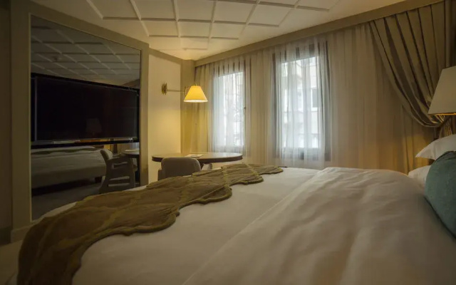 Mega Residence Hotel