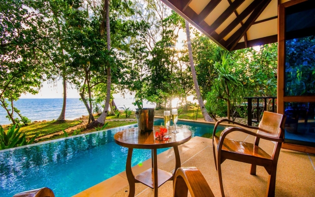 Отель Koh Jum Beach Villas вид на фасад