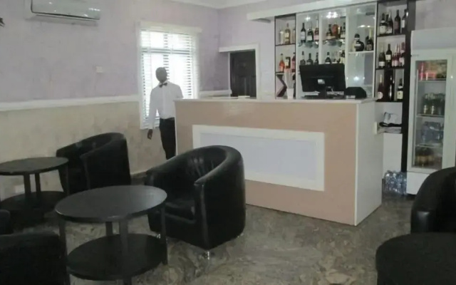 Idrinana Hotels