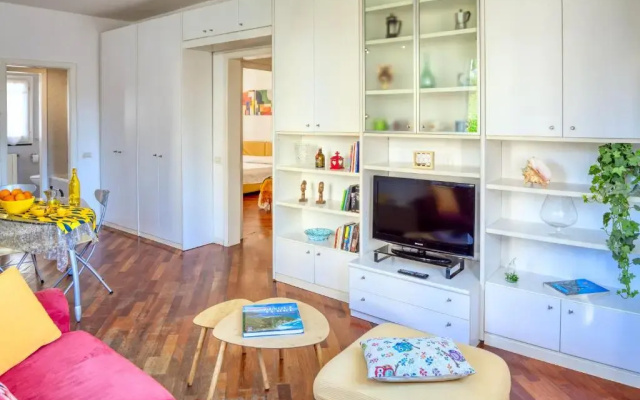 RAFFAELLA House