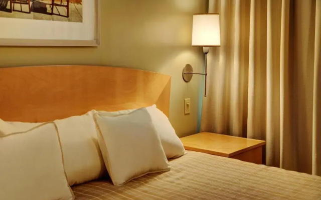 Lakeview Gimli Resort & Conference