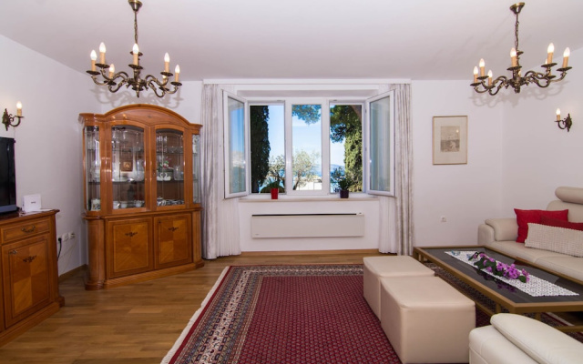 Apartment Cypress