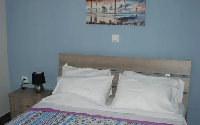 Soula's Sunshine Apartments
