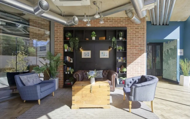 Bright Student Studio in Hammersmith