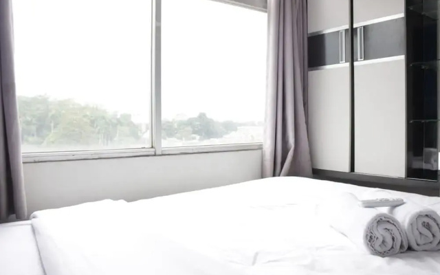 Marvelous & Scenic 2BR at Jarrdin Cihampelas Apartment