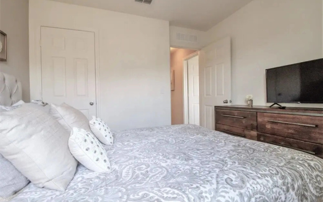 Compass Bay 1610