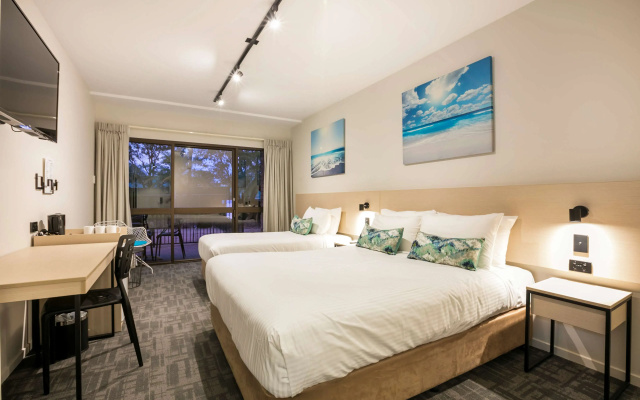 Nightcap at Kawana Waters Hotel