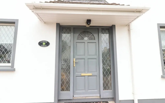 17 Clover Hill