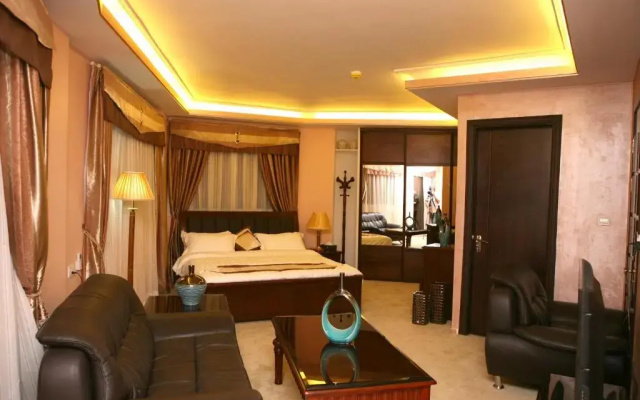Seven Wonders Hotel