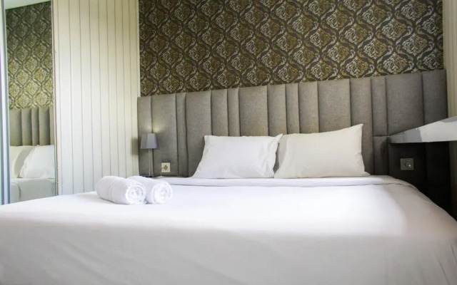 Minimalist and Cozy Studio Bintaro Icon Apartment