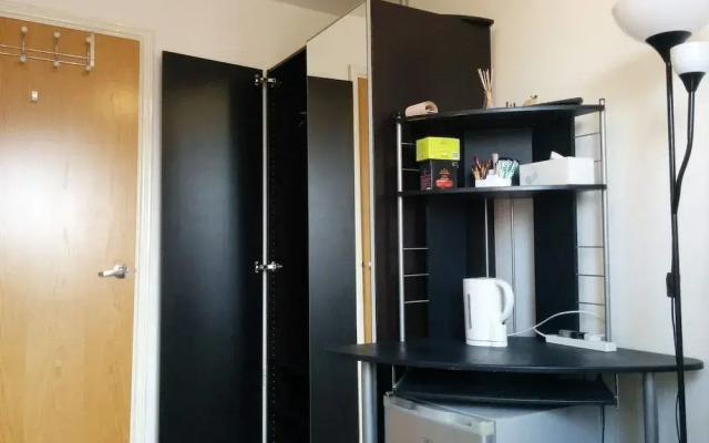 TravelStop #London-Ealing