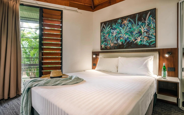 Palms City Resort