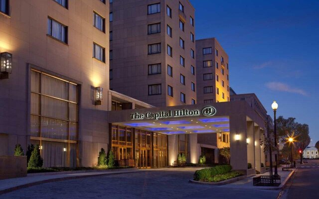 Отель The Capital Hilton вид на фасад
