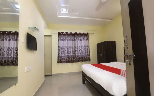 OYO 12748 Govindpuram Apartment