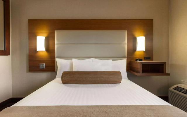 Atlantic Host Hotel, Trademark Collection by Wyndham