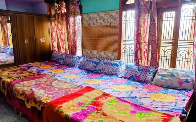 Goroomgo Kashi Annapurna Varanasi