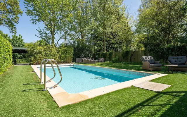 Lovely 4-person Villa With Private Pool