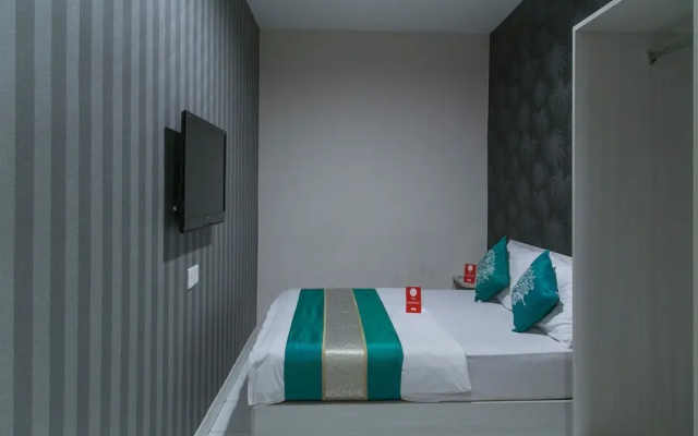 OYO 230 Hotel Pulai