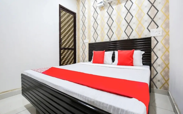 Royal Guest House by OYO Rooms