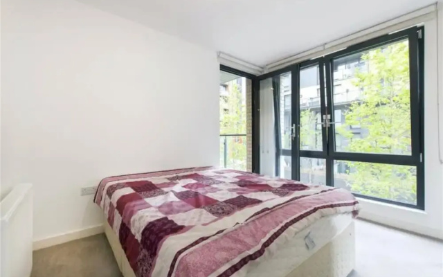 Incredible Newly Built 2 Bedroom Flat near Park
