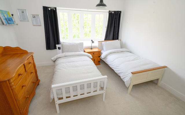Charming Country House Near Henley-On-Thames