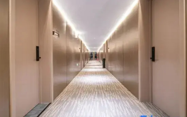 Ruiyuan Hotel (Luoshan Branch)