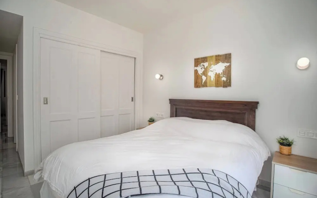 Beautiful 2 Bedrooms Apartment In Puerto Banus