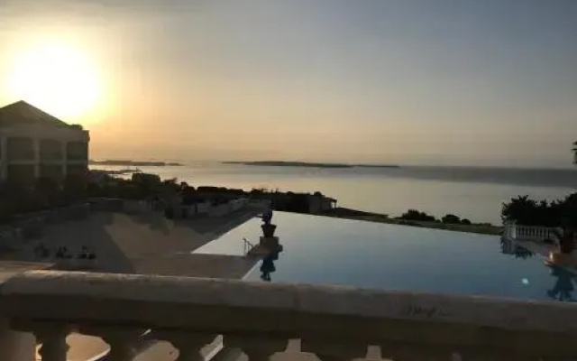 2/3 Pièces, Vue Mer Et Piscine