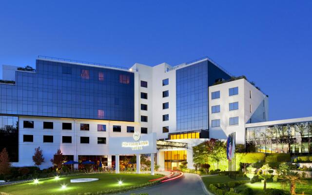 Отель Sheraton Tirana Тирана вид на фасад