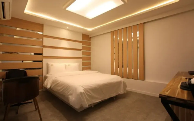 Bulgwang du Hotel