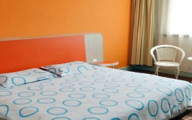 Motel168 Suzhou Sanxiang Road Inn